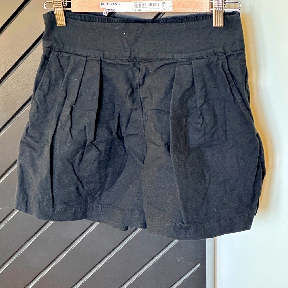 Abercrombie and Fitch shorts. Size S. Worn only once. Excellent condition.